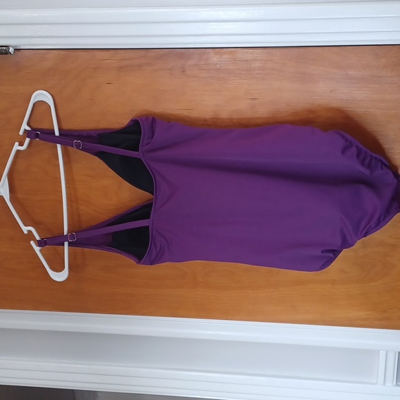 Purple 1 Pc. Swimuit.  Shirred In Front.  V-neck.  Adj.straps.Sz.12.  EUC! - Picture 2 of 10